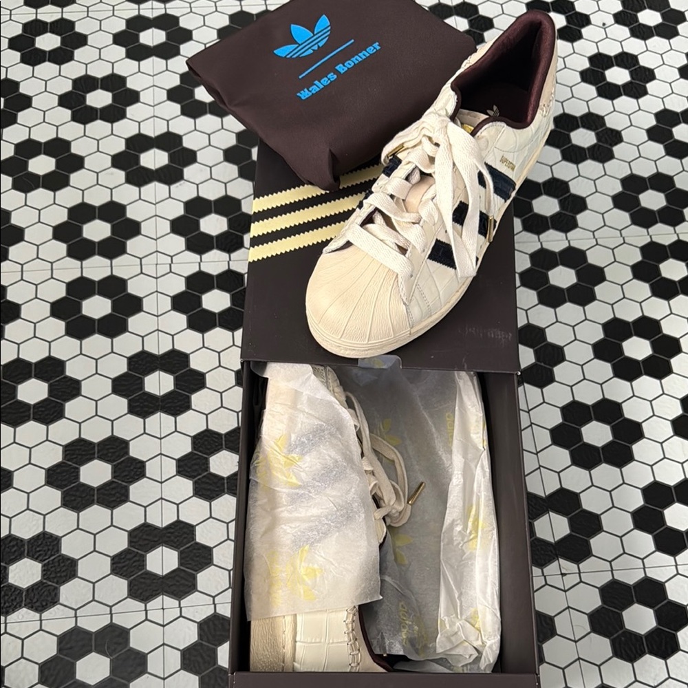 Adidas Women's Cream and Black Sneakers